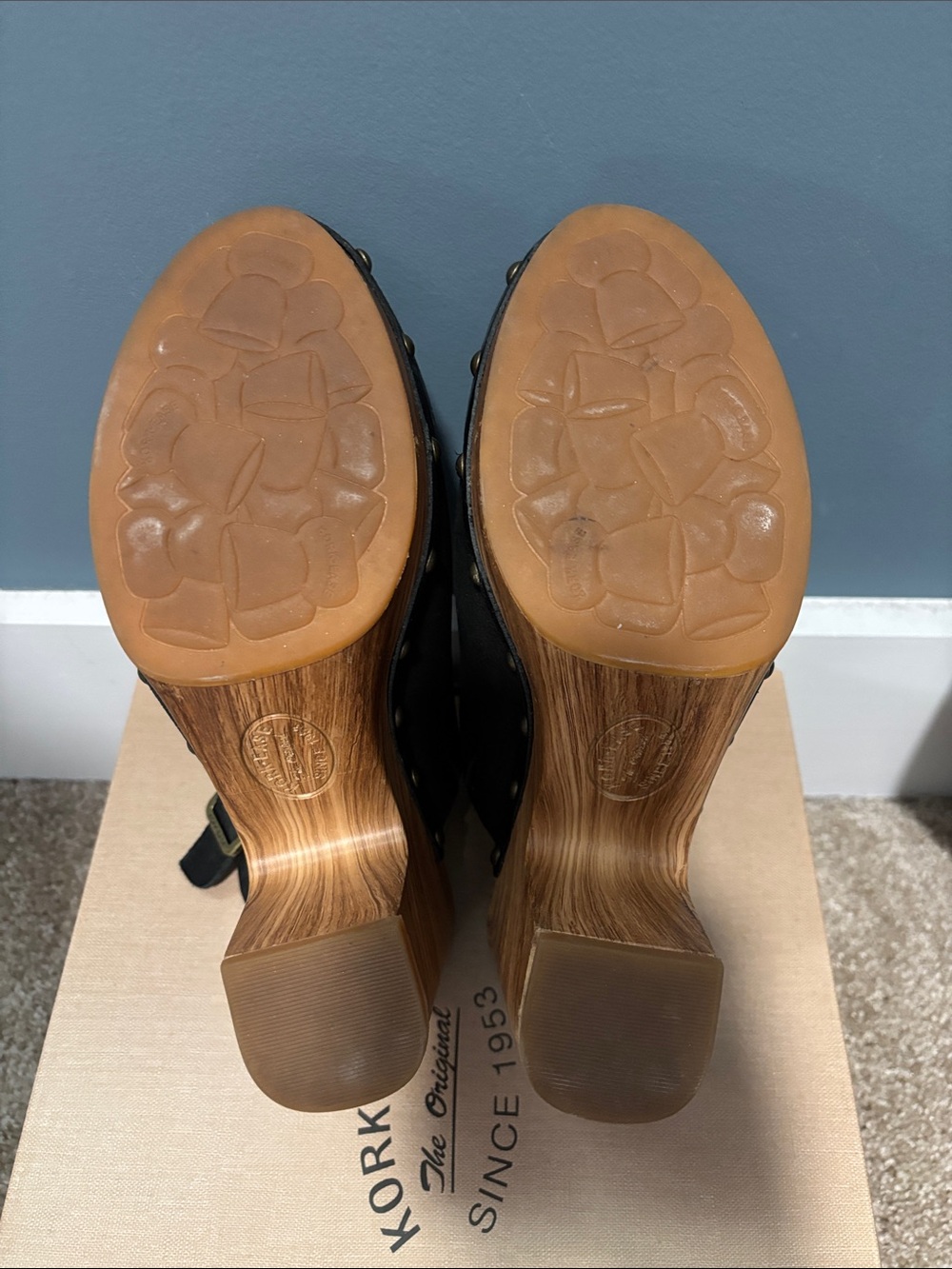 Kork-Ease black Clog Heels - Picture 8 of 9